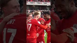 Georgie Gent gets his first goal for Barnsley! ️