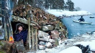 Out to the Frozen Sea! 3 Day WINTER Camping Alone - Island Bushcraft Shelter