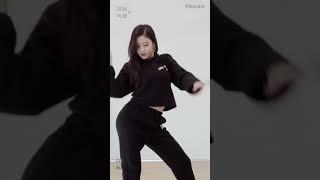 CLC -BLACK DRESS CHANG SEUNGYEON 180314 @Pikicast "1 meter camera"