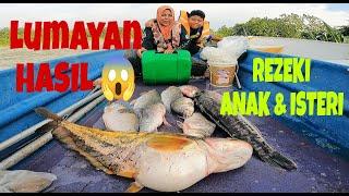 Happy SUNGGUH IBU & ANAK INI‼️HASIL LUMAYAN ⁉️Ikan Tapah.. Tenggalan.. Kelabau Langgar Jaring ‼️