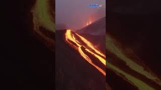 Hawaii's Kilauea volcano erupts again #shortsvideo #hawaii #kilaueavolcano #erupts #kalkinemedia