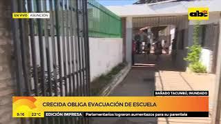 Crecida obliga a evacuación de escuela