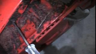 How to Adjust the Bar and Chain Oil Flow on Your Echo Chainsaw