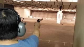 Shooting a Ruger Super Blackhawk .44 Magnum 2/2