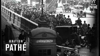 London Early Morning People Going To Work (1933)