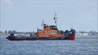 A medical evacuation from the MT Kent off Sheerness.(View HD 1080)