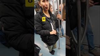  VIRAL PICKPOCKETS!  Shocking footage of thieves roaming freely on Rome's public transport! #Viral