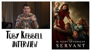 Toby Kebbell about Shyamalan, cooking on ”Servant” and THAT ep of ”Black Mirror”