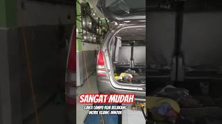 mengganti lampu rem belakang mobil kijang innova #shorts #kijanginnova