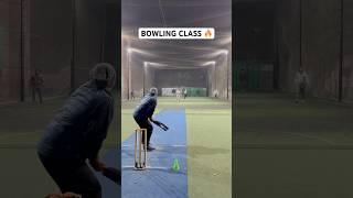 Cricket Bowling Class  Bowler Stylish Yorkers And Swing Balls Doing The Trick  #cricket #shorts