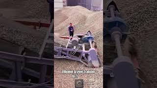 Efficient Gravel Transfer to Trucks with Conveyor Belt Technology