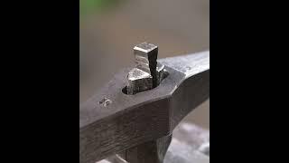 STEEL wedge to STEEL handle! It works!  #blacksmith #hammer #maker