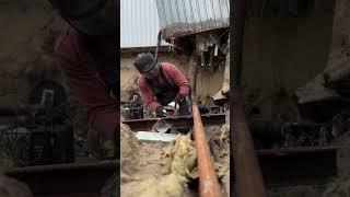 Это вам не аргончиком на вращателе за столом варить.