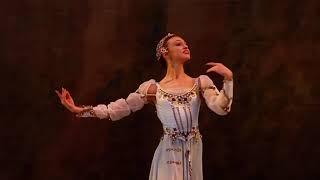 SWAN LAKE - Pas de Trois Variation #1 (Irina Golub - Mariinsky Ballet)