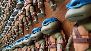 Painting 300 Teenage Mutant Ninja Turtles Sculptures (Leonardo)