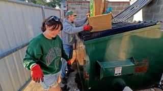 Early Morning Dumpster Dive in Texas – Books and Clothing!