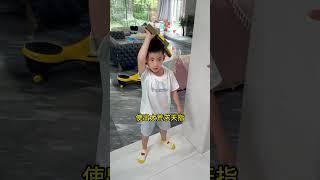 孩子打架不要慌，拿起话筒激情解说 家庭搞笑 亲子搞笑 被逼疯的家长