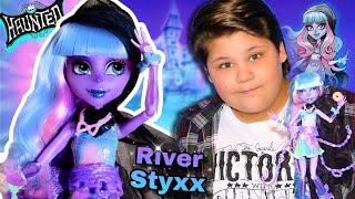 Ривер Стикс – призрачная дочь жнеца!  Обзор куклы Monster High Haunted River Styxx