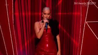 Anne Marie Takes A Trip live on The Brit Awards 2022 !!