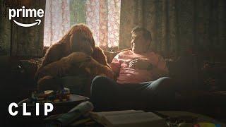 Josh Brolin Meets Samuel the Orangutan | Brothers | Prime Video