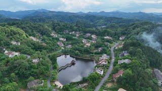 江西深山現“鬼城”，大量價值千萬的獨棟別墅無人住，這是怎麽回事？【花花樂遊記】