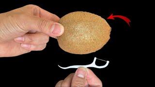 Peel Kiwi Easily with Just a Toothstring – Quick and Clean Try This Simple Trick#Kiwi #PeelingTips