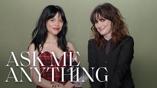 Winona Ryder & Jenna Ortega Can’t Focus in Uncomfortable Red Carpet Shoes | Ask Me Anything | ELLE