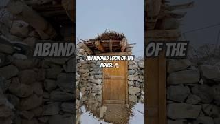 Abandoned Look of the House #AbandonedPlaces #Exploration #HiddenVillage #SnowyAdventure#travel