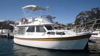 Cuddles 30 Flybridge Cruiser - Walkthrough