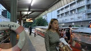 【曼谷街拍#Bangkok】曼谷昭披耶河公車船，不到一分鐘，完成兩艘船乘客上下#bangkok #バンコク