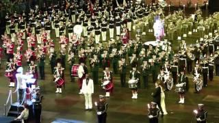 Auld Lang Syne (pipes & drums)  @ Musikparade Lanxess Arena Köln