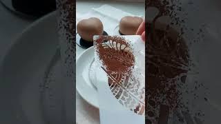 Как украсить десерт за 1 минуту. Простой декор из какао
