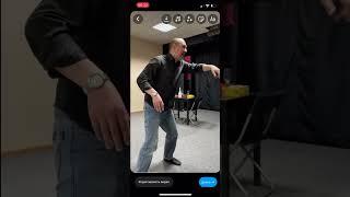Владимир Зуев в процессе творческого удара