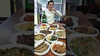 2025년 푸른 뱀의 해 설날 구정 떡국 Tteokguk (Sliced Rice Cake Soup) 年糕汤 トックク 소주한잔하며 새해 인사하는 40대 노총각 #koreanfood