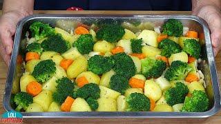 BAKED POTATOES WITH BROCCOLI. Delicious and healthy recipe with a fillet of meat or fish completes