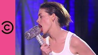 Lip Sync Battle | Anne Hathaway Wrecking Ball