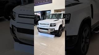 Land Rover Defender 2024