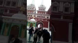 Проход к Красной площади через нулевой километр.