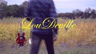 Banda: LOU DEVILLE / Canción: Lookin' out my back door