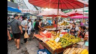 [4K] Discovering authentic flavors and local treasures at Chokchai 4 Market in Bangkok