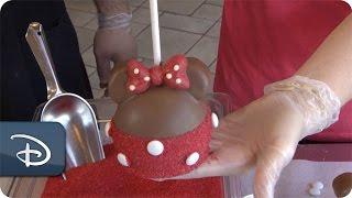 DIY: How-To Make a Minnie Mouse Apple at Candy Cauldron | Walt Disney World