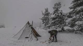 Caught in a Heavy Snowstorm - The Best Snow Camps I've Ever Done - Off the Grid