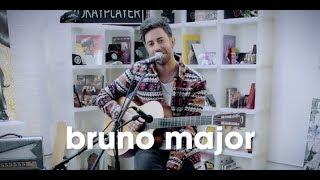 okay acoustic: Bruno Major