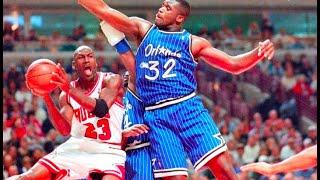 Shaquille O'Neal trying to BULLY Michael Jordan