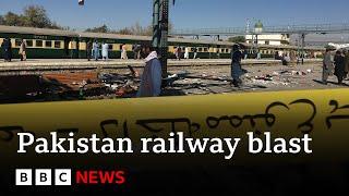 Pakistan railway bomb blast kills at least 25 | BBC News