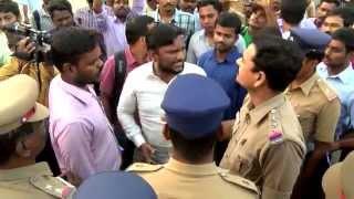 TCS Mass Firing – TCS Employee Protest Entered up in a tussle with Police