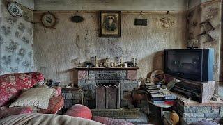 Abandoned House with Everything Left Inside - Abandoned Family Home left Frozen In Time!!