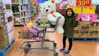 Kids Pretend play Shopping for healthy food and Toys! funny video 2