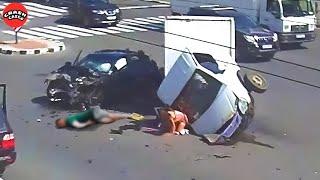 107 Crazy Moments Car Crashes of Idiots In Cars Got Instant Karma That'll Freak You Out