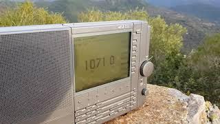 Comparison Sangean 909x, Xhdata and Eton E1 receiving All India Radio 1071 khz